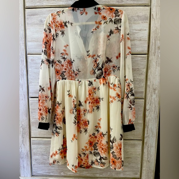 FOREVER 21 | Women’s Contemporary Floral Mini Dress Medium - Picture 4 of 7